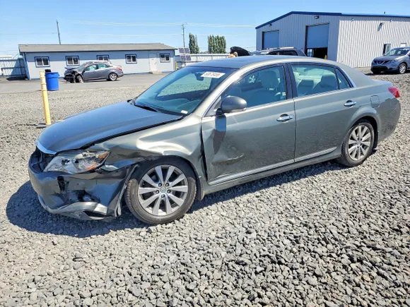 2012 Toyota Avalon Limited, VIN 4T1BK3DB7CU453718 — Front end