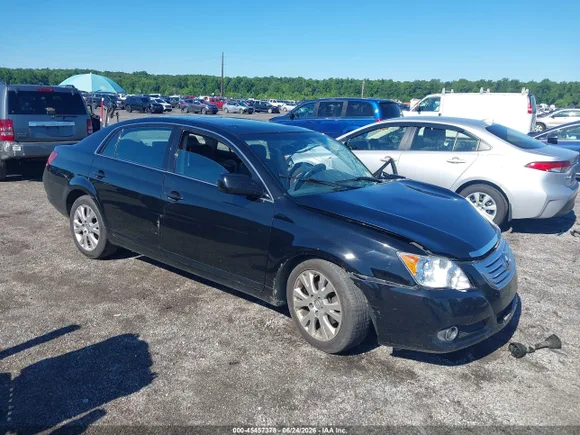 2008 Toyota Avalon Touring, VIN 4T1BK36B28U281361 — Front end