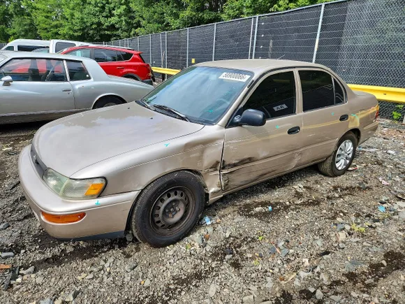1995 Toyota Corolla, VIN 2T1AE04B3SC071011 — Front end