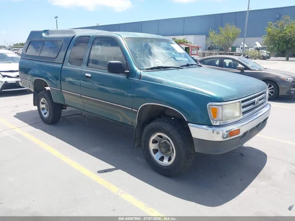 1997 Toyota T100 DX, VIN JT4UN22D1V0035412 — Rear end