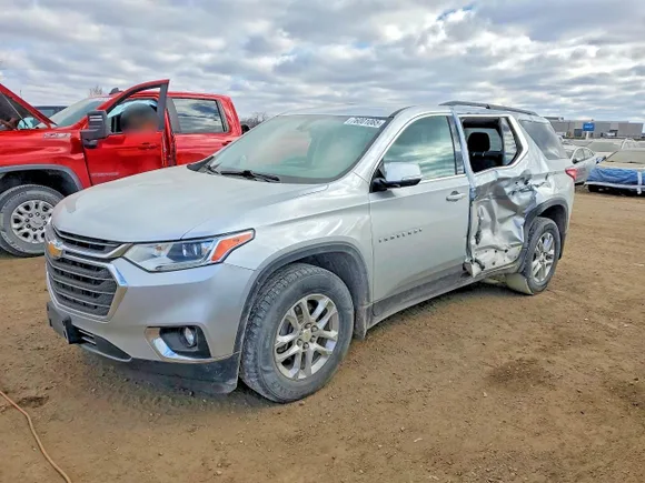 2019 Chevrolet Traverse LT Cloth, VIN 1GNEVGKW4KJ160274 — Side