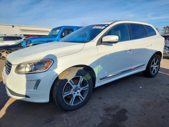 2015 Volvo XC60 T6 Platinum, VIN YV4902RMXF2675650 — Prior damage history