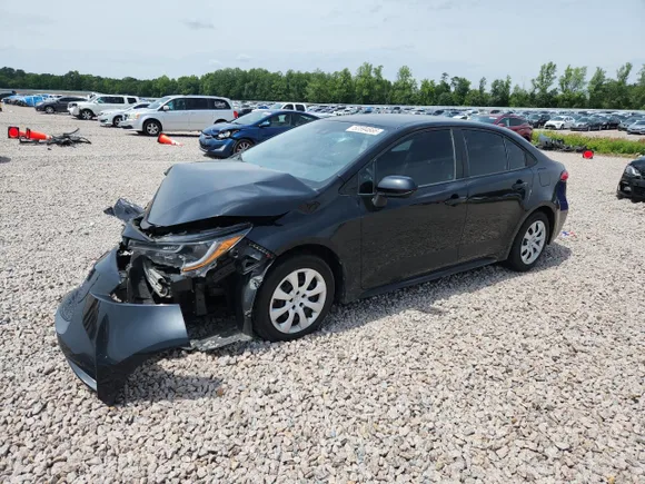 2021 Toyota Corolla LE, VIN 5YFEPMAEXMP192395 — Front end