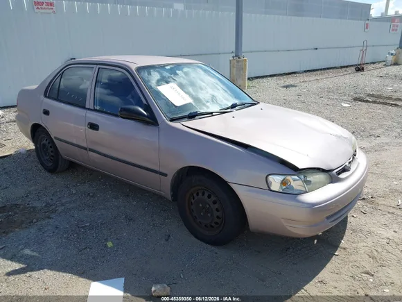 1998 Toyota Corolla VE, VIN 1NXBR12E7WZ113857 — Front end