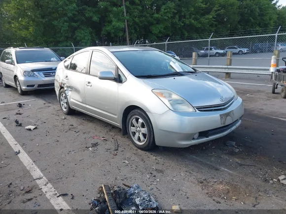 2004 Toyota Prius, VIN JTDKB20U440040816 — Side