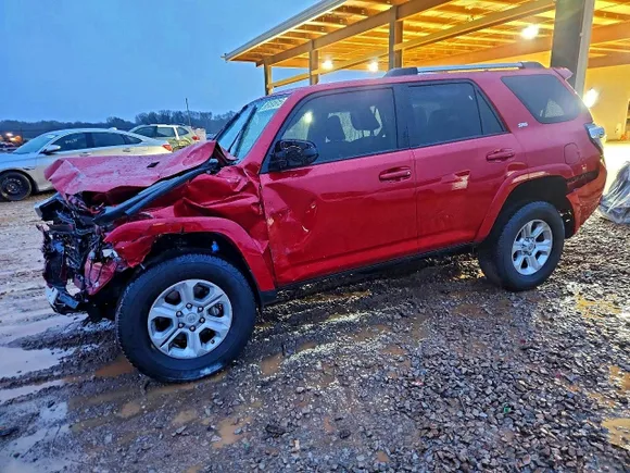 2023 Toyota 4Runner SR5, VIN JTEMU5JR3P6127022 — Front end