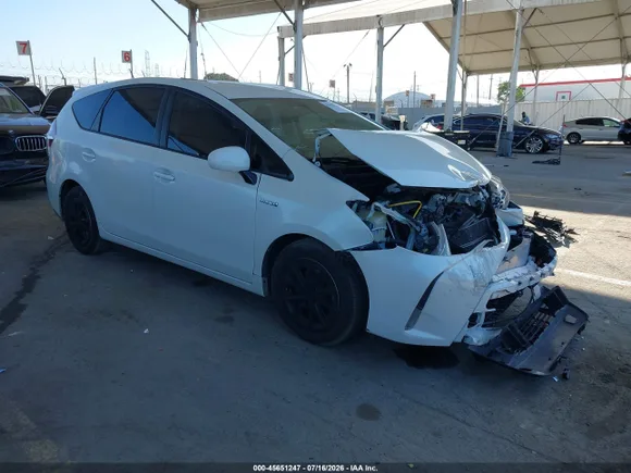 2017 Toyota Prius Three, VIN JTDZN3EU9HJ073122 — Front end
