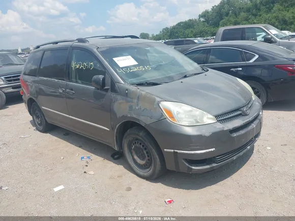 2004 Toyota Sienna LE, VIN 5TDZA23C34S183550 — Normal wear