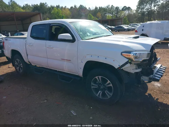 2019 Toyota Tacoma TRD Sport, VIN 5TFAZ5CN1KX075444 — Front end