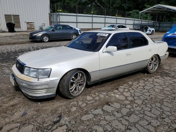 1992 Toyota Celsior, VIN UCF110056529 — Rear end