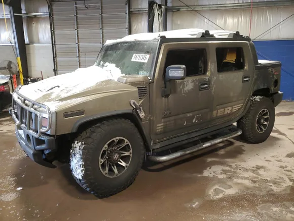 2005 Hummer H2 SUT, VIN 5GRGN22U35H125903 — Interior fire