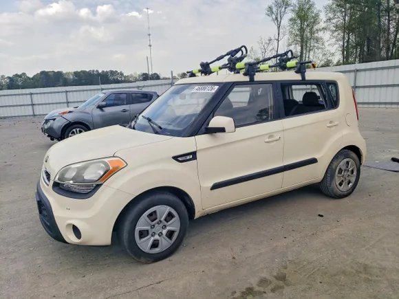 2013 Kia Soul, VIN KNDJT2A59D7552658 — Vandalism