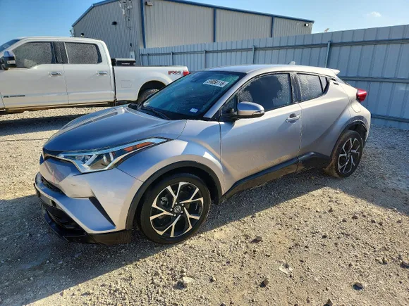 2019 Toyota C-HR Limited, VIN NMTKHMBX1KR078949 — Front end