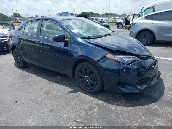 2018 Toyota Corolla SE, VIN 5YFBURHE3JP771741 — Front end