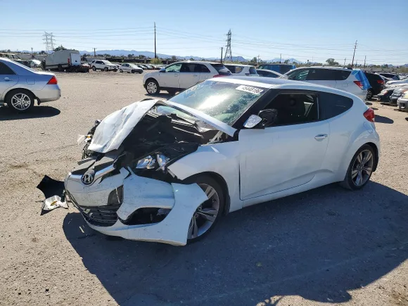 2013 Hyundai Veloster w/Black Int, VIN KMHTC6AD8DU176393 — Front end