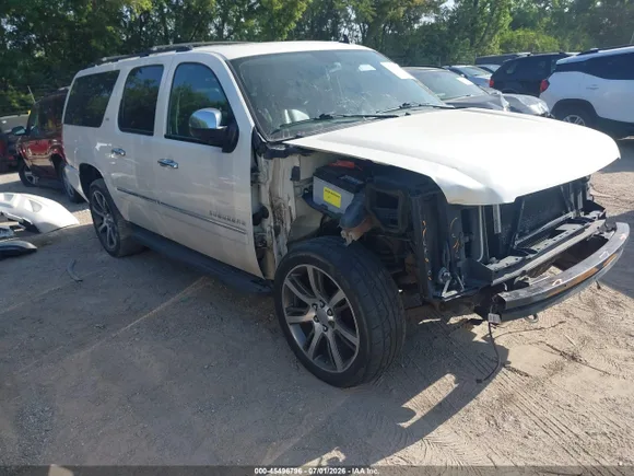 2011 Chevrolet Suburban LTZ, VIN 1GNSKKE38BR367347 — Front end