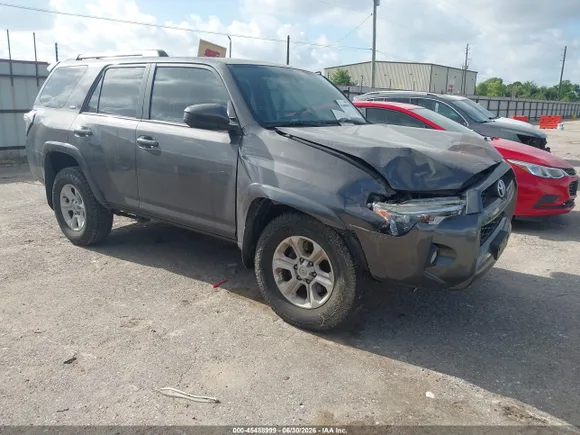 2019 Toyota 4Runner SR5 Premium, VIN JTEZU5JR8K5202608 — Front end