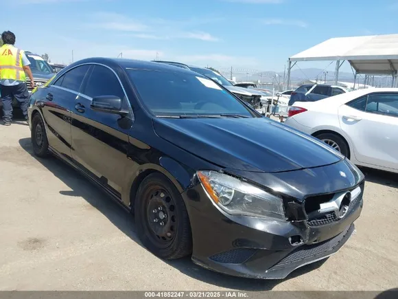 2015 Mercedes-Benz CLA 250, VIN WDDSJ4EB8FN277360 — Front end