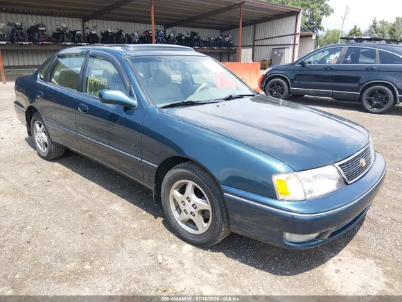 1998 Toyota Avalon XLS, VIN 4T1BF18B4WU251426 — Normal wear