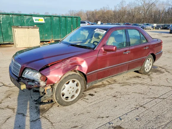 1997 Mercedes-Benz C 230/260/280/320, VIN WDBHA23E4VF509255 — Front end