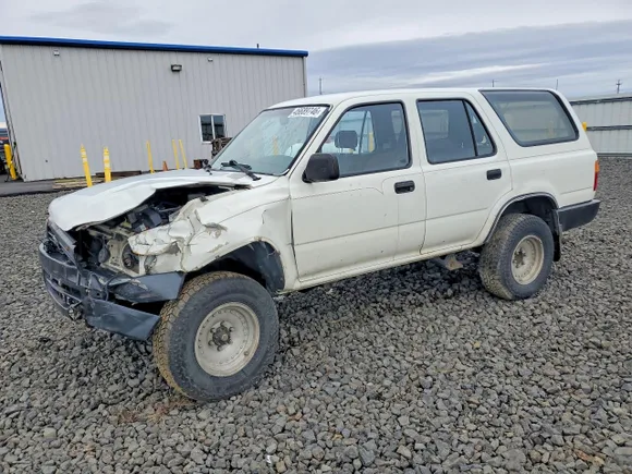 1993 Toyota 4Runner, VIN JT3RN37W3P0012811 — Front end