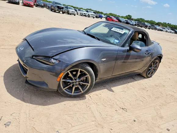 2016 Mazda MX-5 Miata Grand Touring, VIN JM1NDAD79G0102673 — Rear end