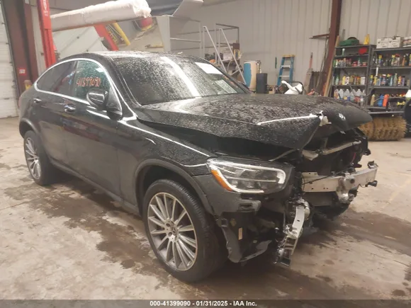 2020 Mercedes-Benz GLC 300, VIN WDC0J8EBXLF712792 — Front end
