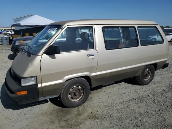 1986 Toyota Van Wagon, VIN JT4YR29V7G5015336 — Front end