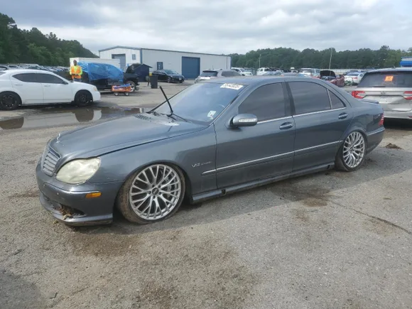 2006 Mercedes-Benz S, VIN WDBNG79J66A464238 — Minor dents and scratches