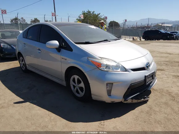 2014 Toyota Prius Two, VIN JTDKN3DU0E0382465 — Normal wear