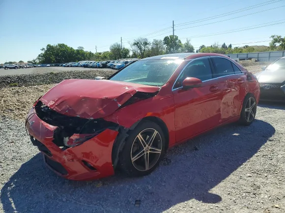 2019 Mercedes-Benz A 220, VIN WDD3G4EB0KW030891 — Front end