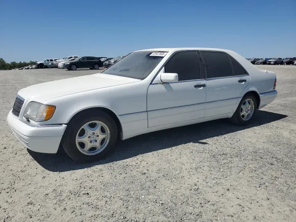 1997 Mercedes-Benz S 320/430/500, VIN WDBGA33G2VA340711 — Minor dents and scratches