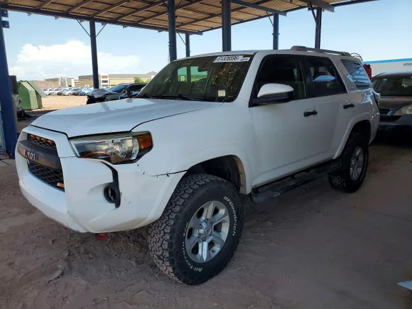 2018 Toyota 4Runner Limited, VIN JTEZU5JR4J5174546 — Minor dents and scratches