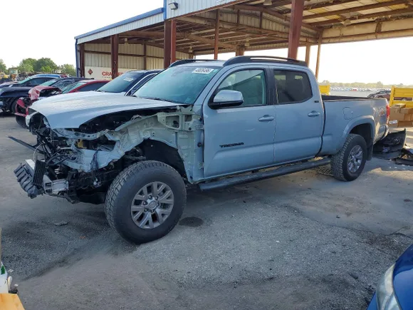 2019 Toyota Tacoma TRD Sport, VIN 3TMDZ5BNXKM056105 — Front end