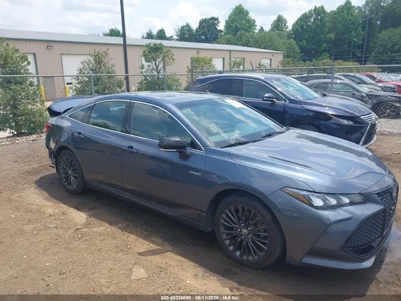 2019 Toyota Avalon Hybrid XSE, VIN 4T1B21FB2KU004379 — Rear end