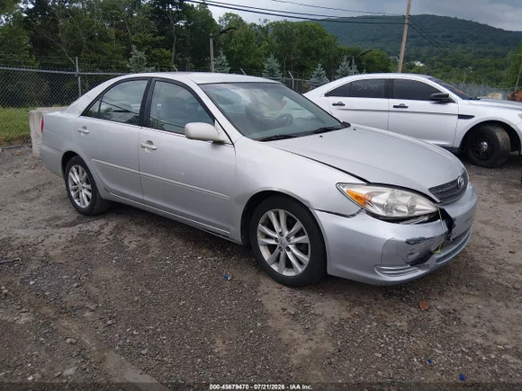 2002 Toyota Camry XLE, VIN 4T1BF32K62U506642 — Normal wear