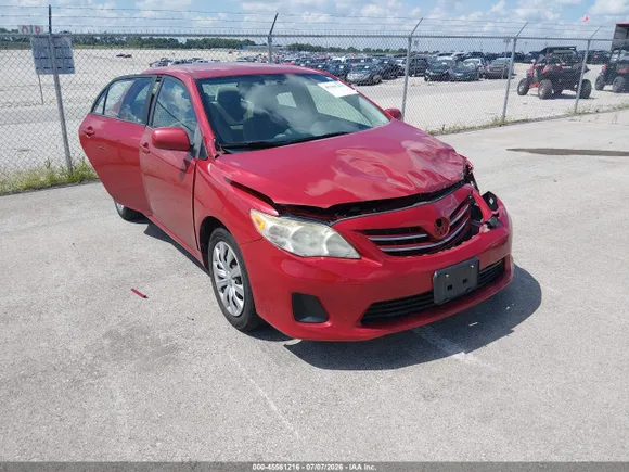 2013 Toyota Corolla LE, VIN JTDBU4EE1DJ114310 — Front end