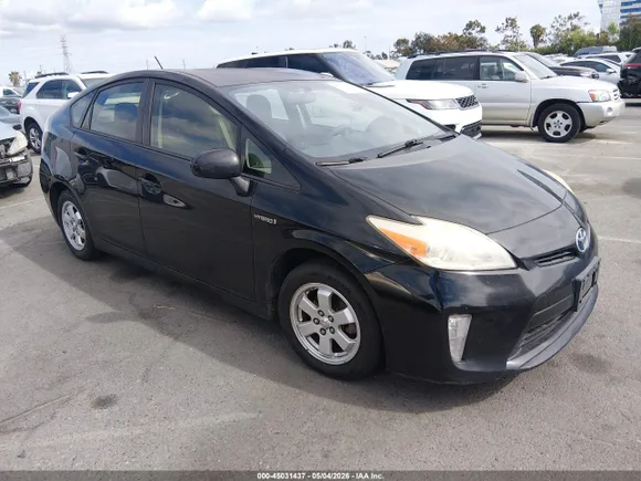 2014 Toyota Prius Three, VIN JTDKN3DUXE0360148 — Normal wear