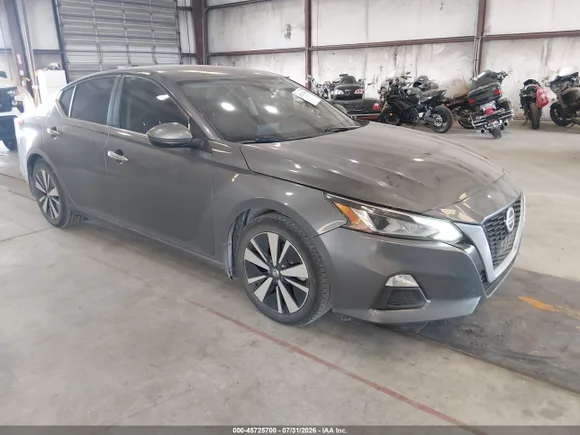 2021 Nissan Altima SV, VIN 1N4BL4DV2MN343789 — Front end