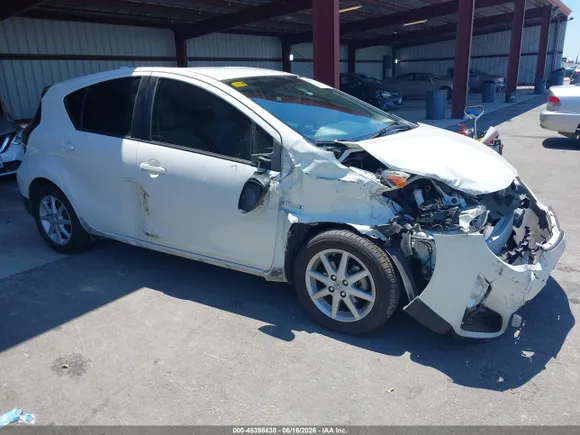 2017 Toyota Prius Two, VIN JTDKDTB31H1597638 — Front end