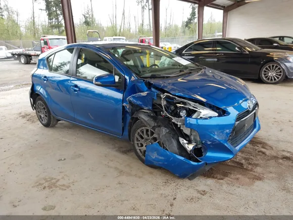 2016 Toyota Prius Two, VIN JTDKDTB33G1124273 — All over