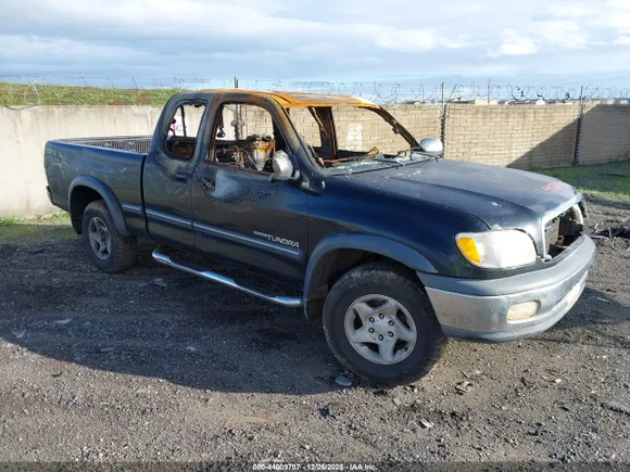 2000 Toyota Tundra SR5, VIN 5TBRT3413YS064926 — Interior fire
