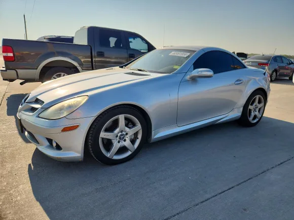2005 Mercedes-Benz SLK 230/320, VIN WDBWK56F15F030060 — Normal wear