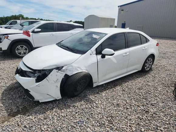 2021 Toyota Corolla LE, VIN JTDEPMAE6MJ169068 — Front end