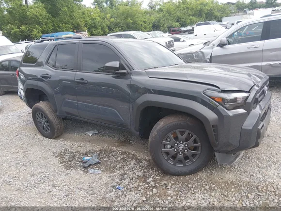 2025 Toyota 4Runner SR5, VIN JTEVA5AR2S5006512 — Front end