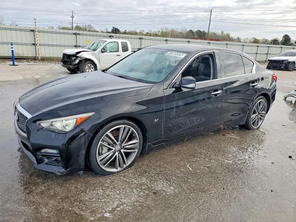 2015 Infiniti Q50 Sport, VIN JN1BV7AP9FM332134 — Side